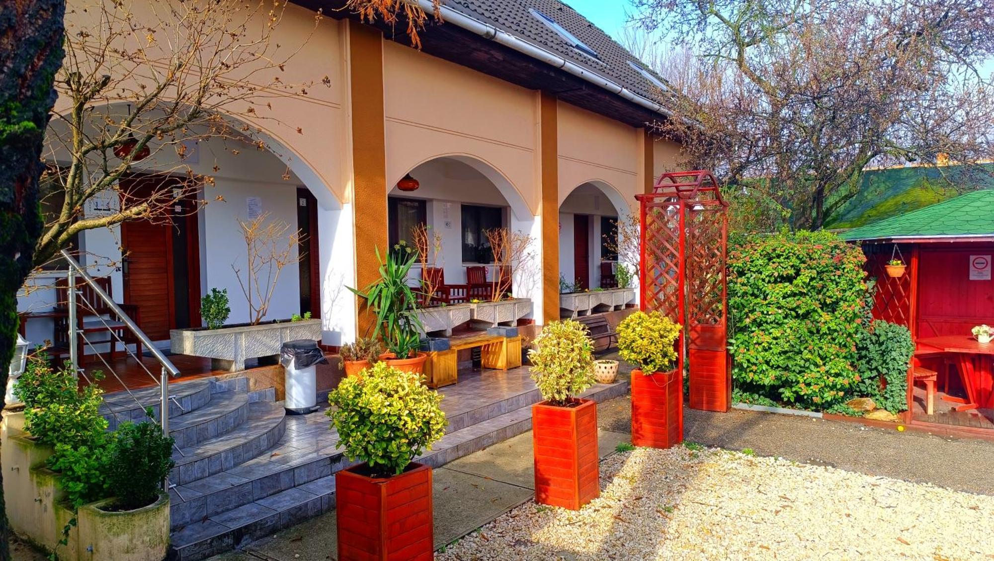 Hotel Oswaldo Budapeste Exterior foto