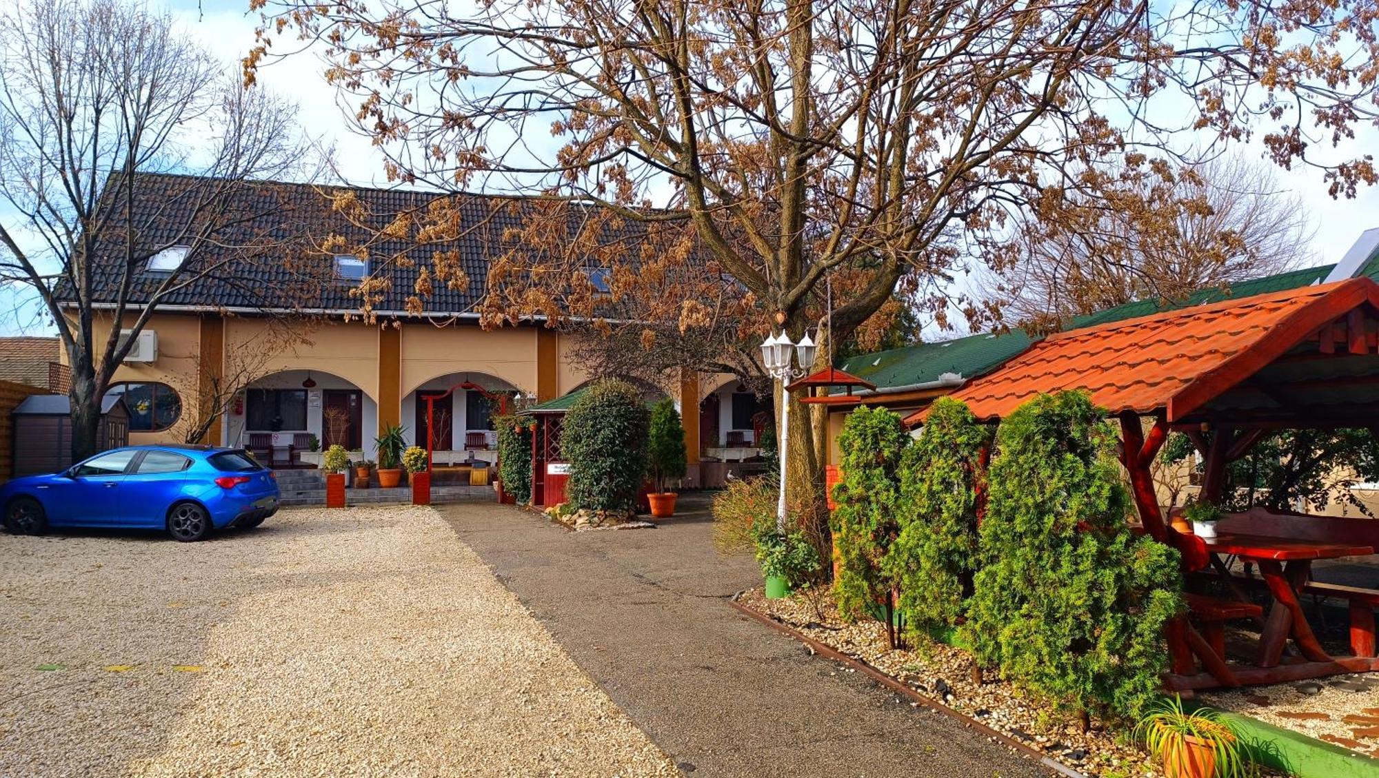 Hotel Oswaldo Budapeste Exterior foto
