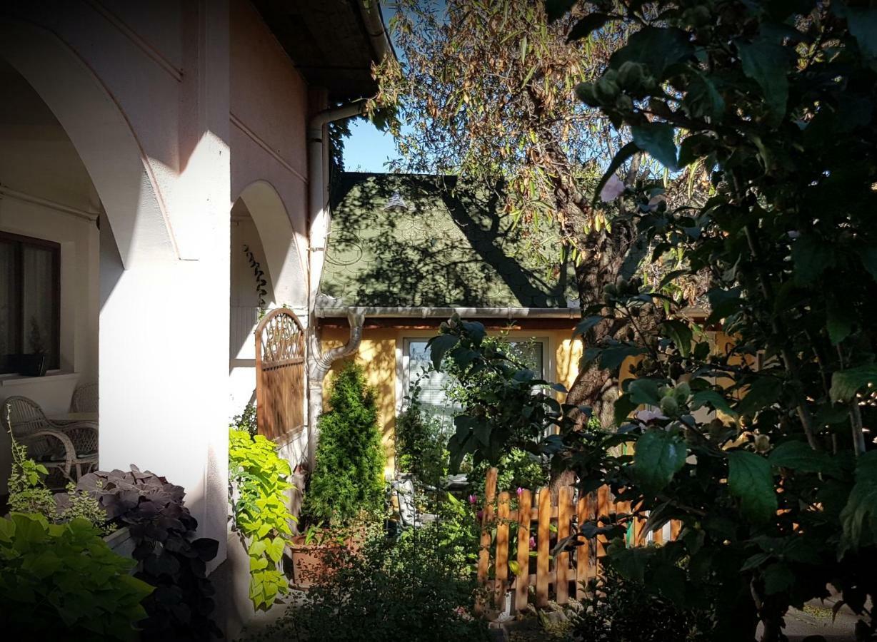 Hotel Oswaldo Budapeste Exterior foto